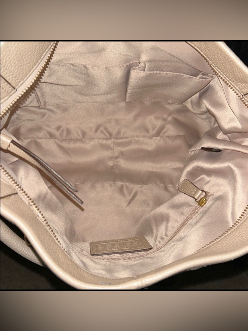 👑Coach Cream ✨Shoulder Bag with Gold Accents✨ - Picture 10 of 13